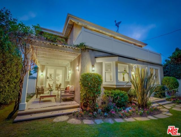 5 Bed Home for Sale in Los Angeles, California