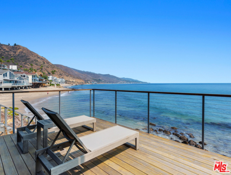 4 Bed Home to Rent in Malibu, California