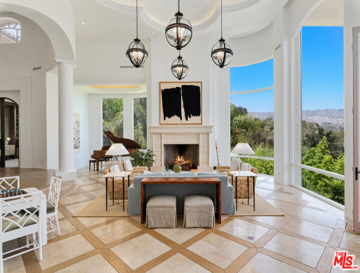 6 Bed Home for Sale in Malibu, California