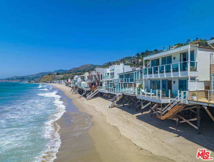 3 Bed Home to Rent in Malibu, California