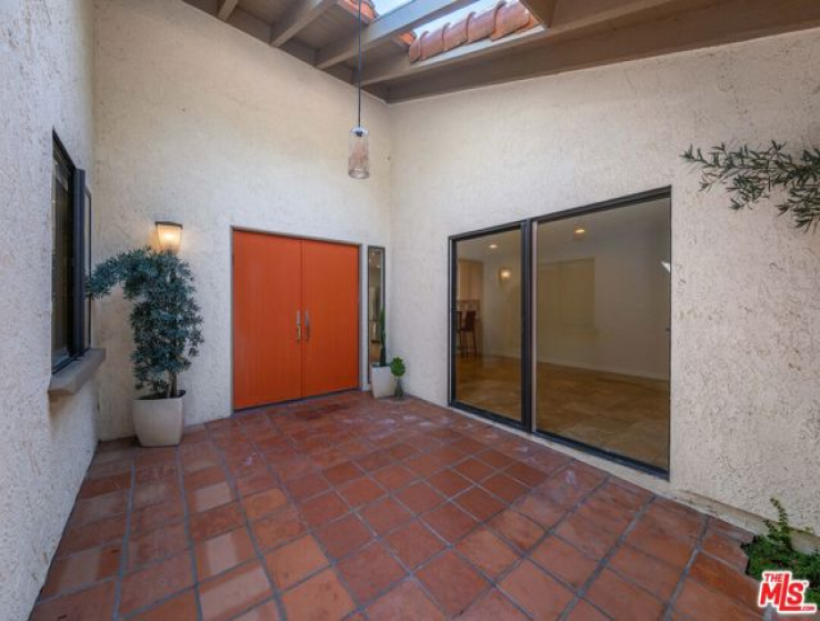 3 Bed Home for Sale in Los Angeles, California