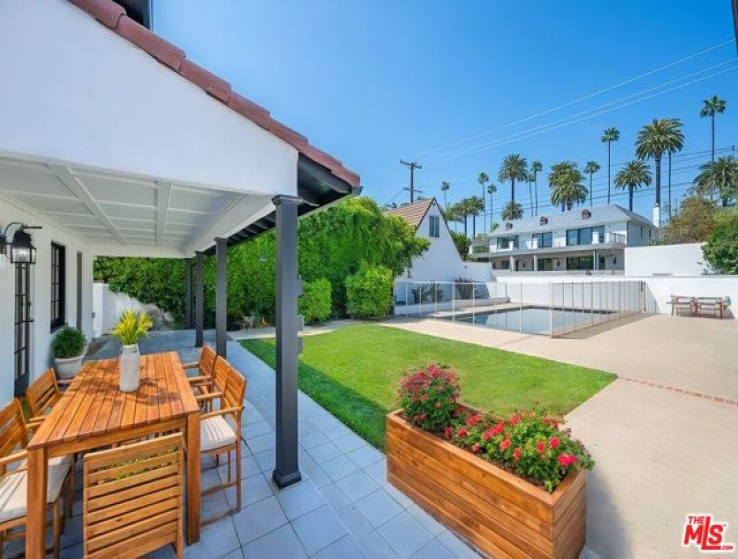 5 Bed Home to Rent in Beverly Hills, California