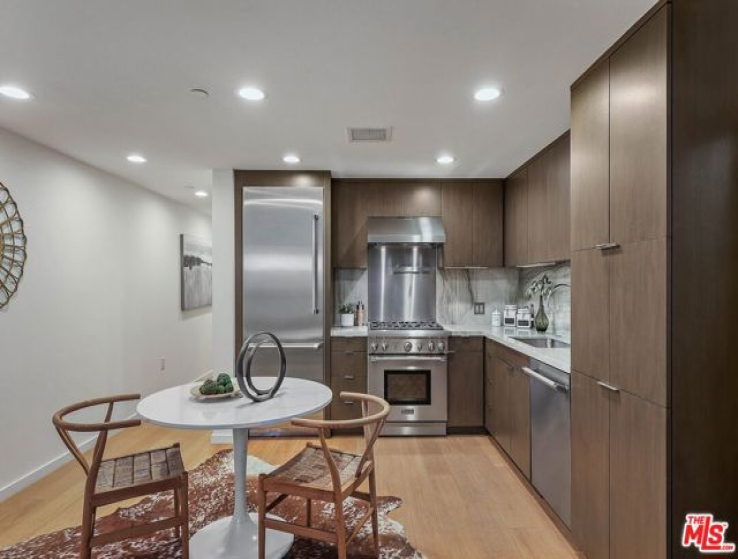 1 Bed Home for Sale in Santa Monica, California