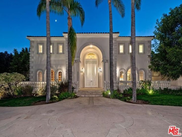 6 Bed Home for Sale in Beverly Hills, California