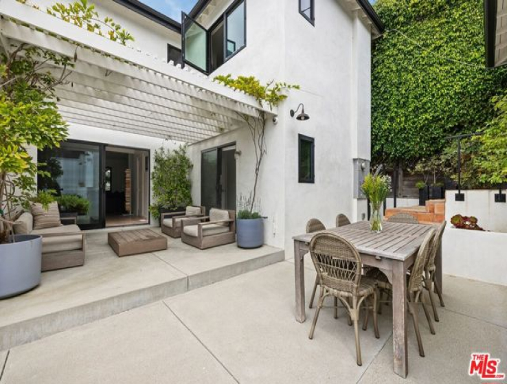 5 Bed Home for Sale in Pacific Palisades, California