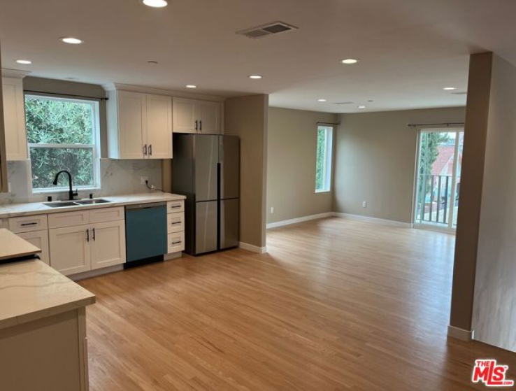 3 Bed Home to Rent in Los Angeles, California