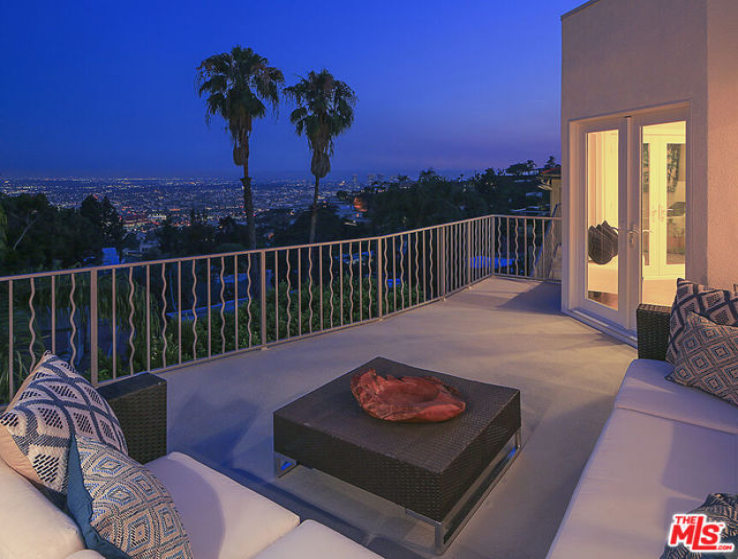 5 Bed Home for Sale in Los Angeles, California