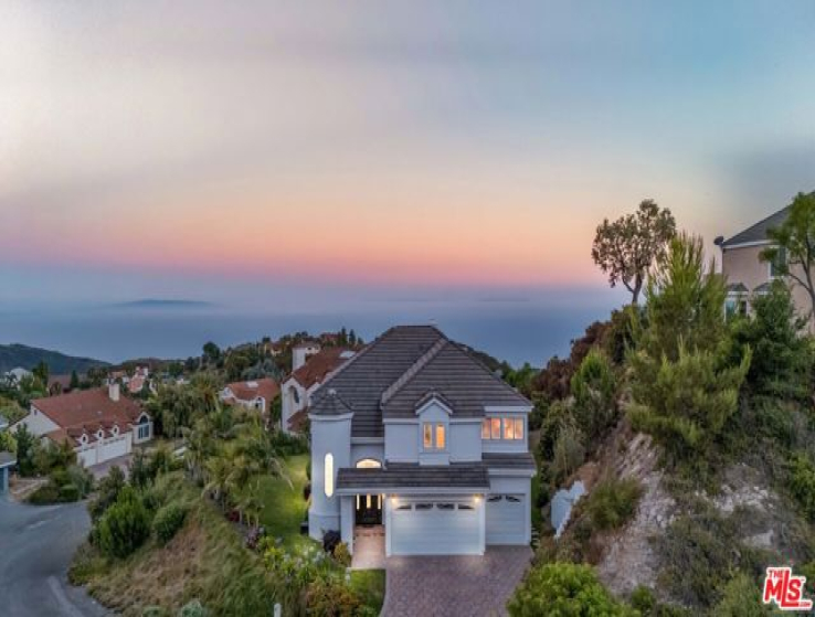 4 Bed Home for Sale in Malibu, California