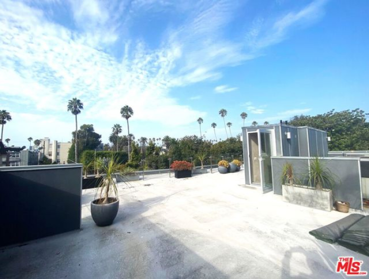 1 Bed Home for Sale in Santa Monica, California