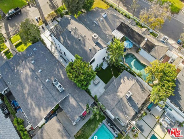 6 Bed Home for Sale in Studio City, California