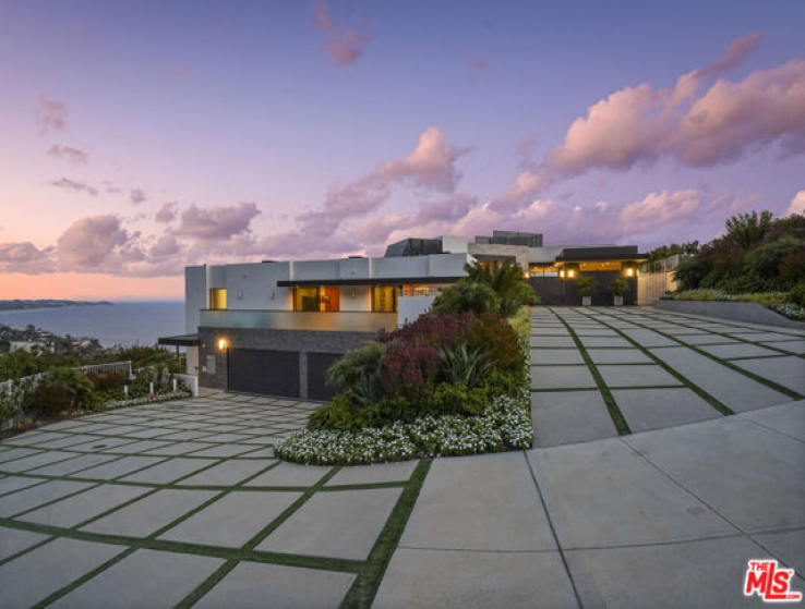 5 Bed Home for Sale in Malibu, California