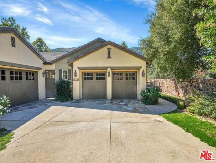 5 Bed Home to Rent in Agoura Hills, California