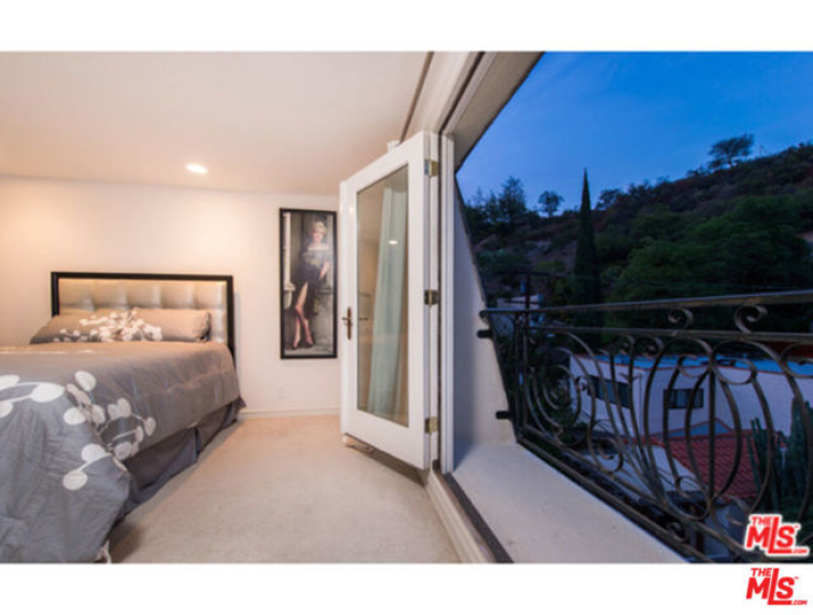 4 Bed Home to Rent in Beverly Hills, California