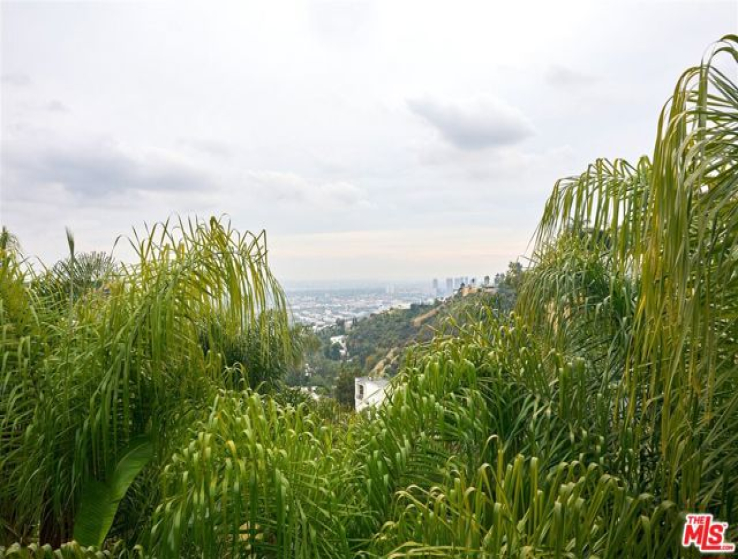 4 Bed Home for Sale in Los Angeles, California