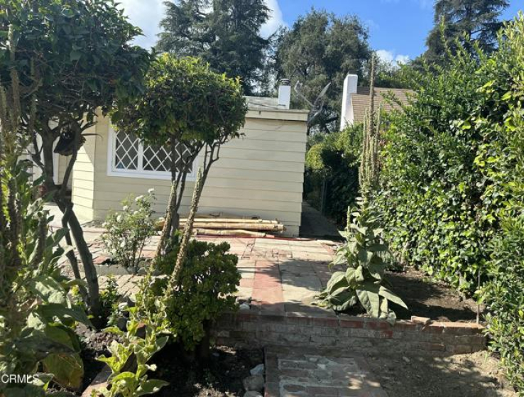 3 Bed Home to Rent in Altadena, California