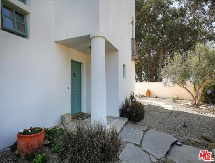 2 Bed Home for Sale in Goleta, California