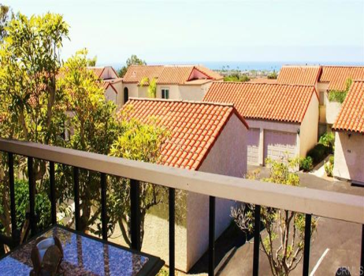 2 Bed Home to Rent in Carlsbad, California