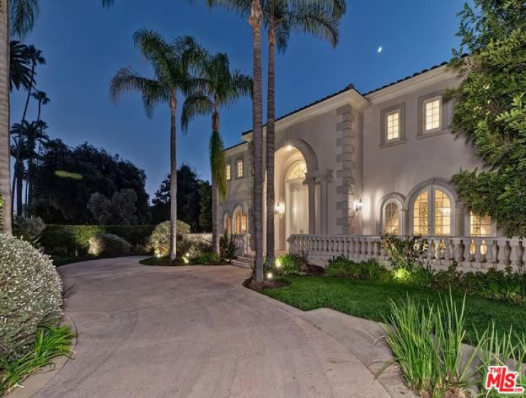 6 Bed Home for Sale in Beverly Hills, California