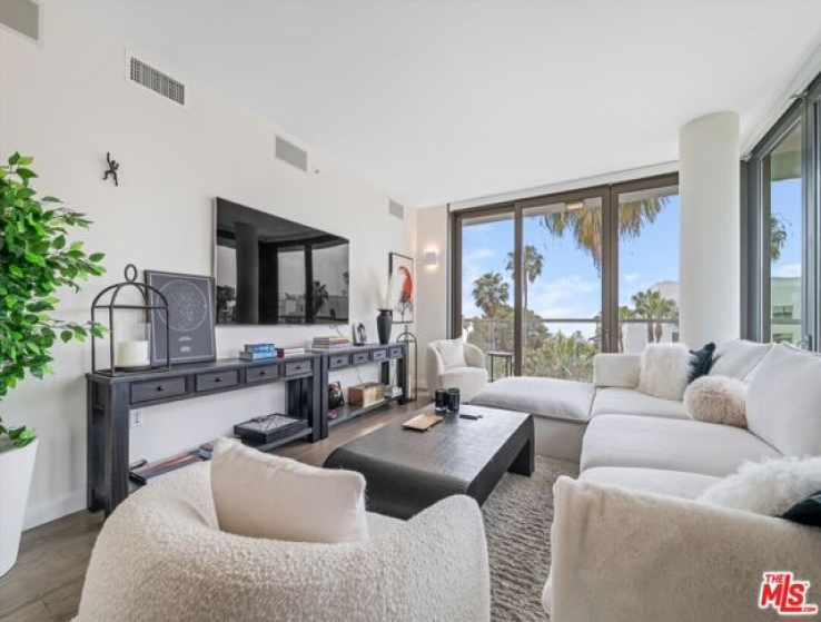 2 Bed Home for Sale in Santa Monica, California