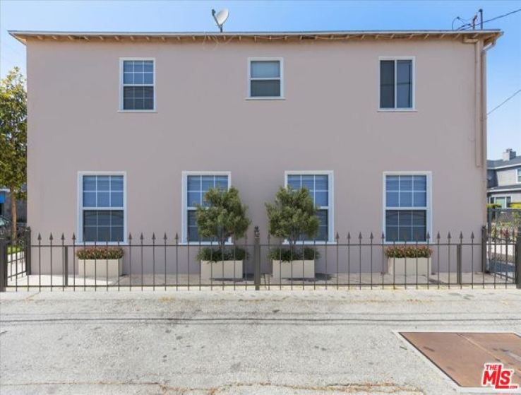  Income Home for Sale in Santa Monica, California