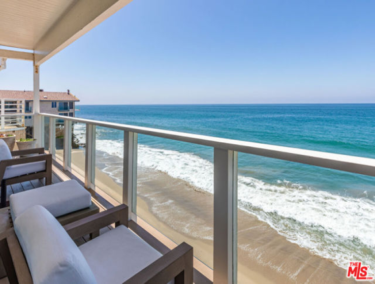 3 Bed Home to Rent in Malibu, California