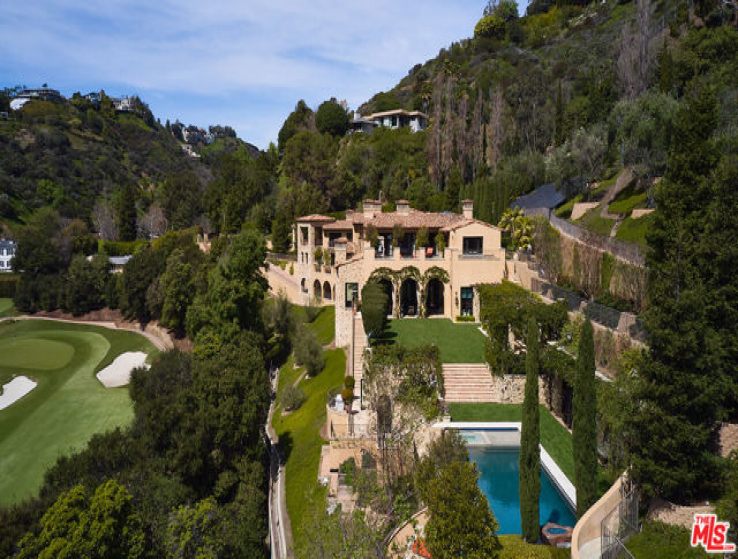 9 Bed Home to Rent in Los Angeles, California