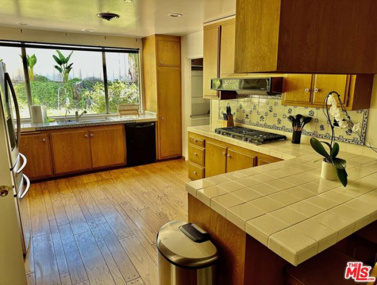 4 Bed Home to Rent in Los Angeles, California