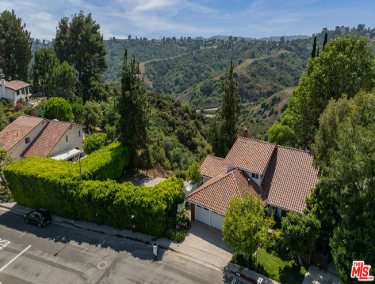 4 Bed Home for Sale in Los Angeles, California