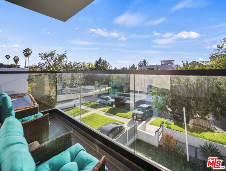 5 Bed Home for Sale in Los Angeles, California