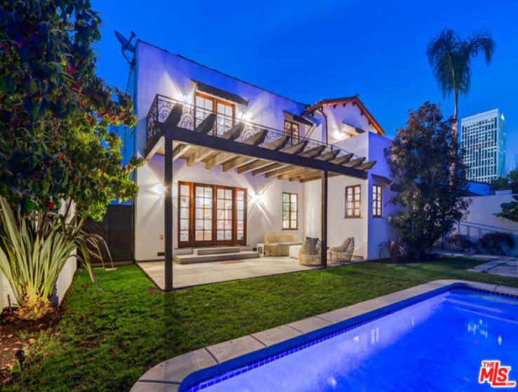 5 Bed Home for Sale in Los Angeles, California