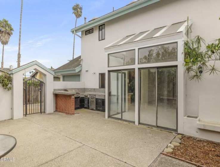 4 Bed Home for Sale in Isla Vista, California