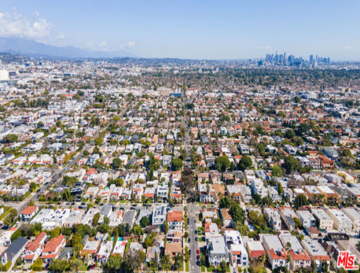 5 Bed Home for Sale in Los Angeles, California