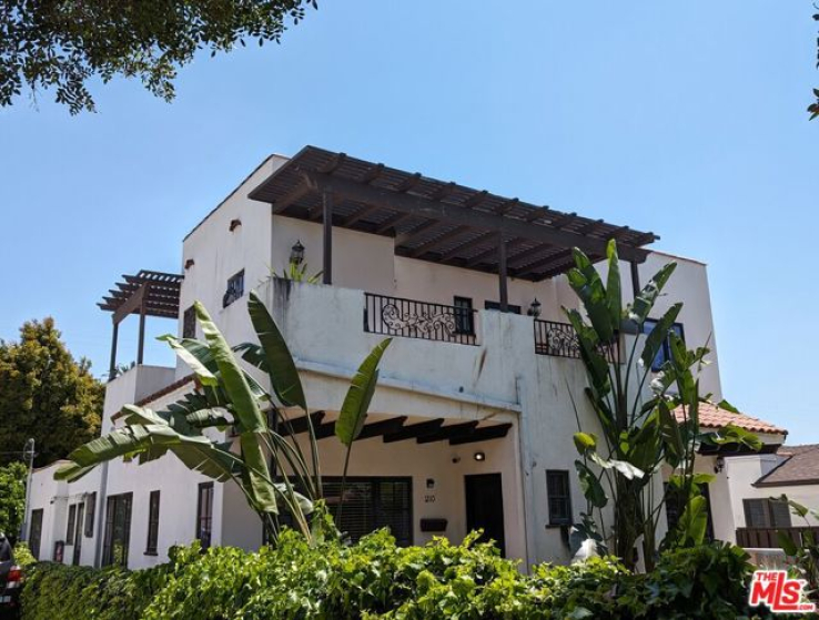  Income Home for Sale in West Hollywood, California