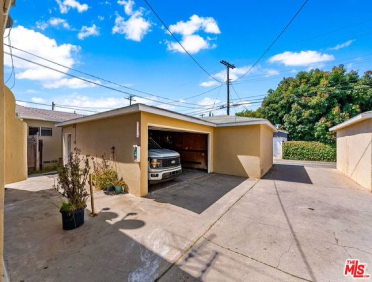  Income Home for Sale in Los Angeles, California