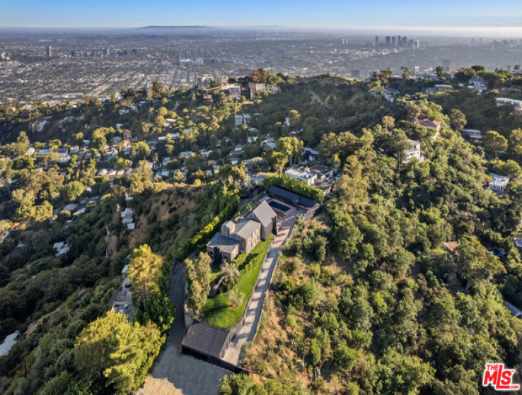 4 Bed Home for Sale in Los Angeles, California