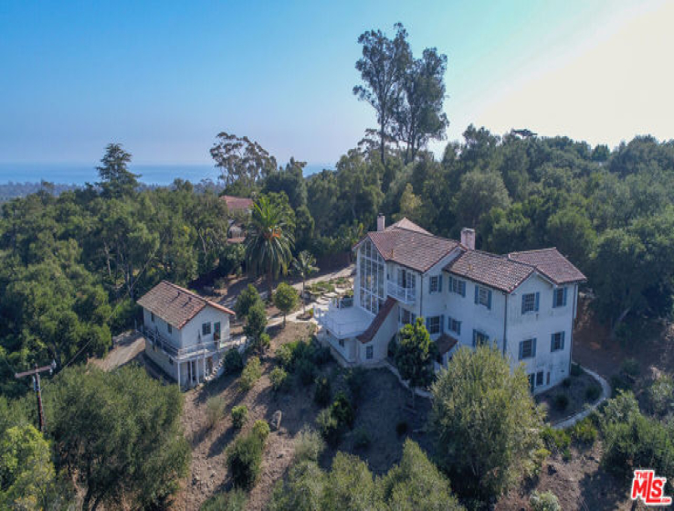 5 Bed Home for Sale in Santa Barbara, California