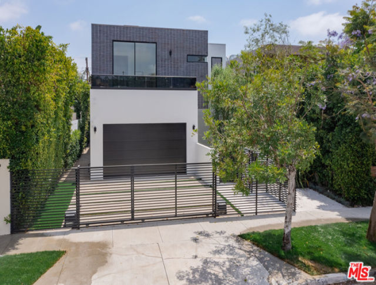 5 Bed Home for Sale in Los Angeles, California