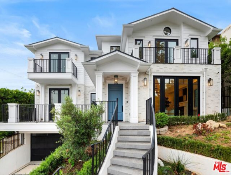 6 Bed Home for Sale in Los Angeles, California