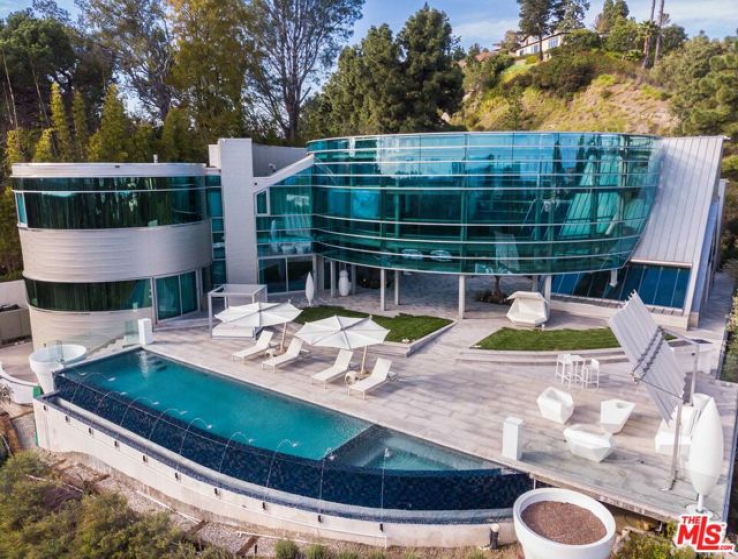 6 Bed Home for Sale in Beverly Hills, California