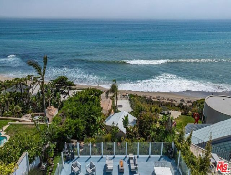 5 Bed Home to Rent in Malibu, California