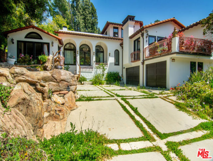 5 Bed Home for Sale in Los Angeles, California