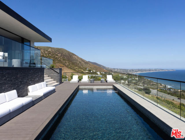 5 Bed Home for Sale in Malibu, California