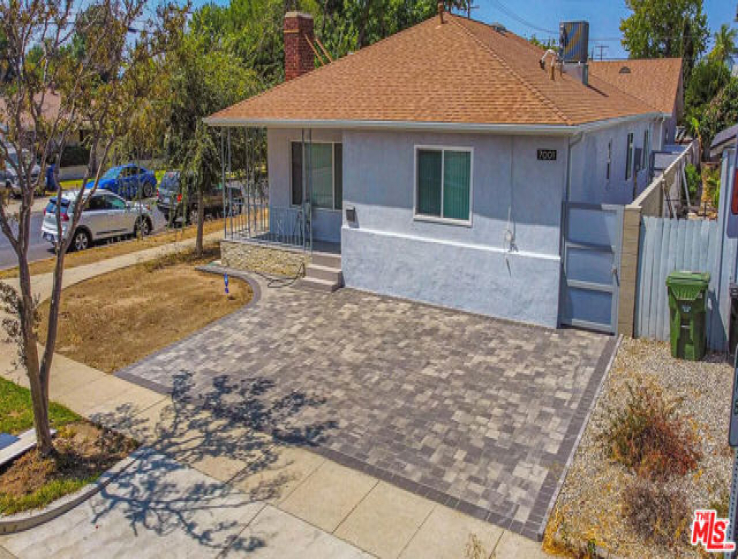 6 Bed Home to Rent in Van Nuys, California