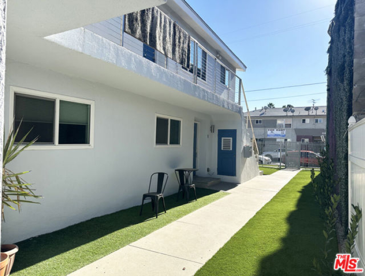  Income Home for Sale in North Hollywood, California