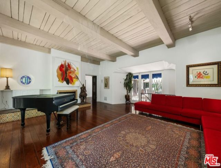 6 Bed Home for Sale in Beverly Hills, California