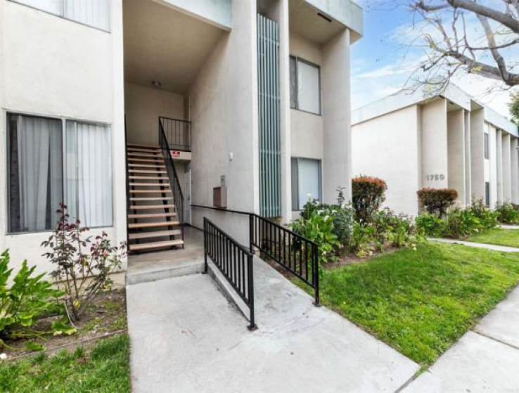  Income Home for Sale in North Hollywood, California