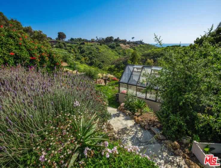 5 Bed Home for Sale in Malibu, California