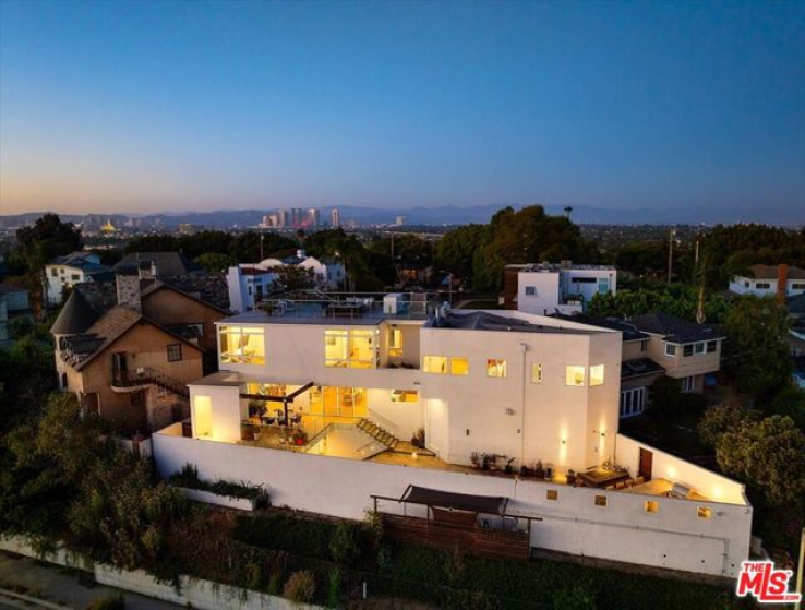 4 Bed Home for Sale in Los Angeles, California