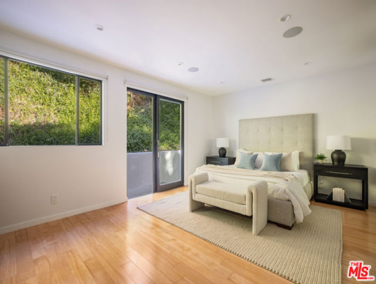 5 Bed Home for Sale in Studio City, California