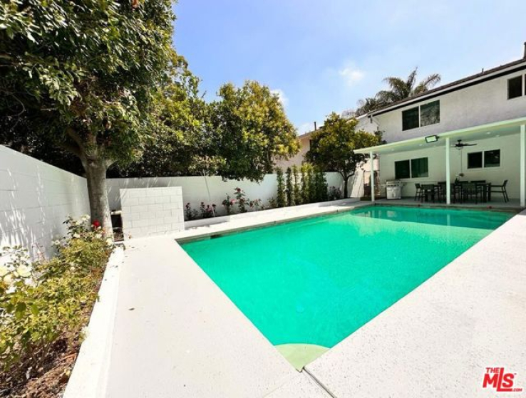 4 Bed Home to Rent in North Hollywood, California